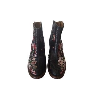 CUADRA Embroidered snake Floral  Leather Ankle Bootie Size 8